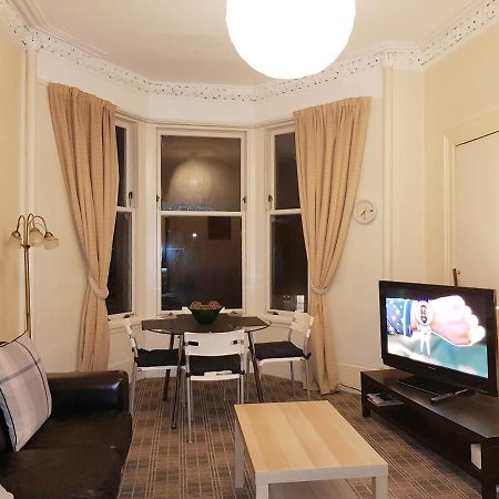 Glen View Apartments Port Glasgow Bagian luar foto