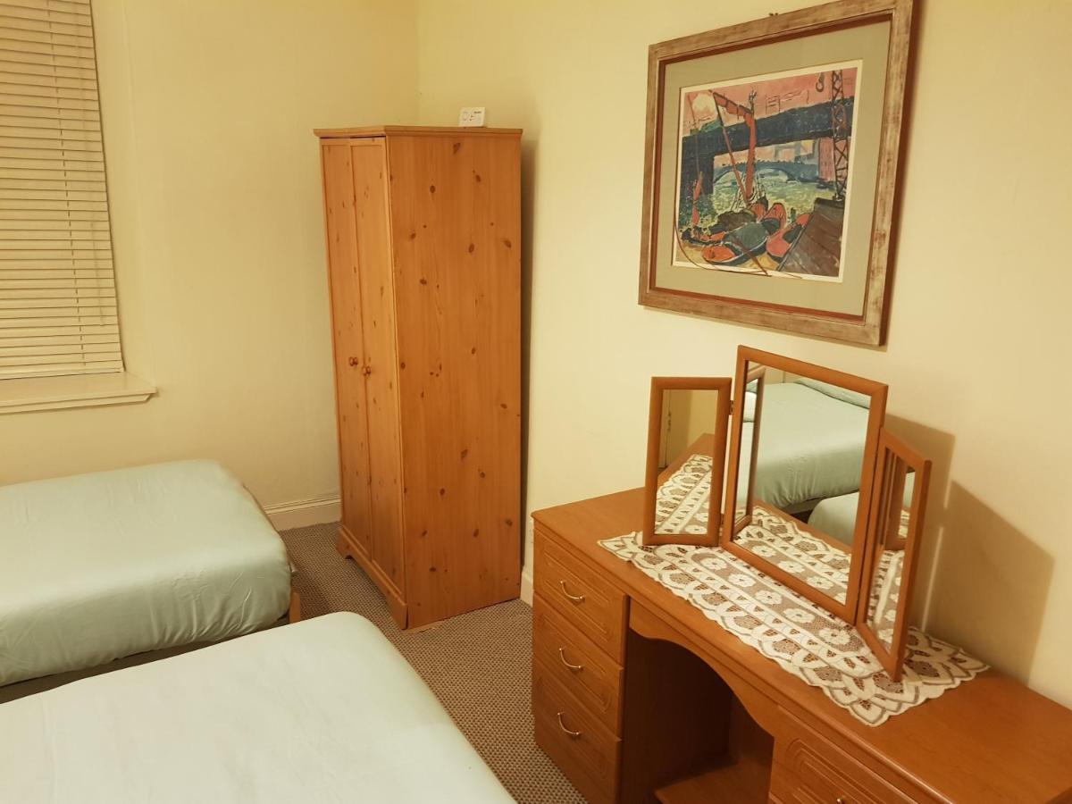 Glen View Apartments Port Glasgow Bagian luar foto