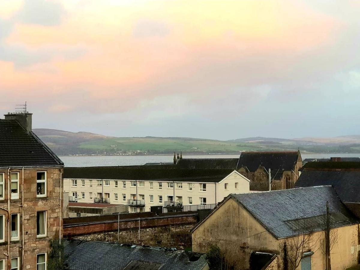 Glen View Apartments Port Glasgow Bagian luar foto