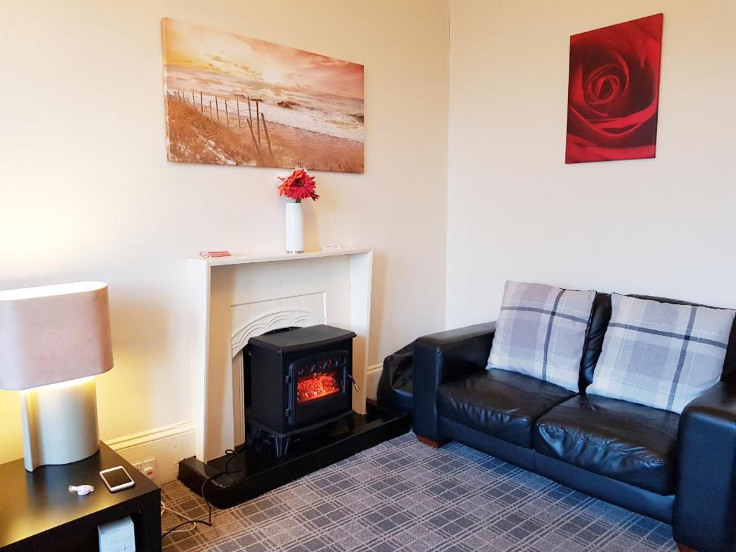 Glen View Apartments Port Glasgow Bagian luar foto