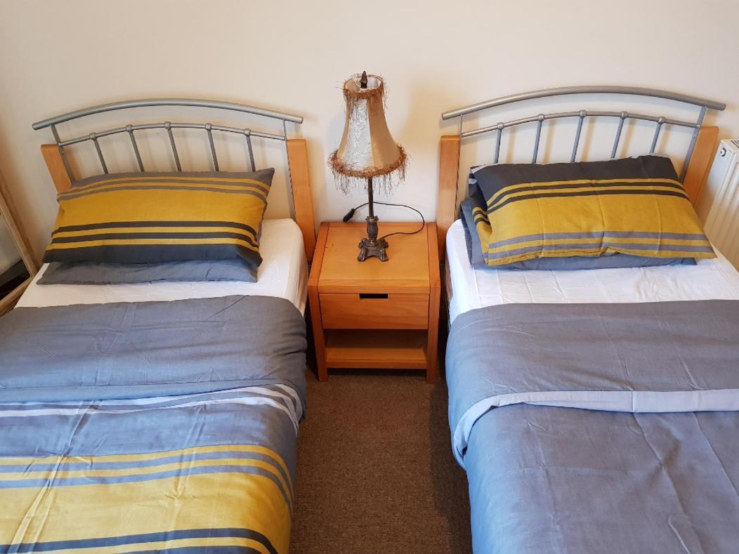 Glen View Apartments Port Glasgow Bagian luar foto